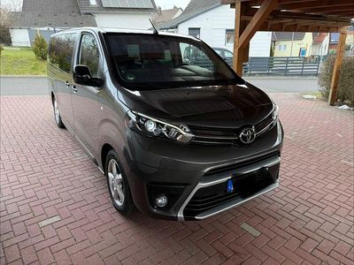 Gebraucht Toyota Proace Executive 177 PS (130 kW) 2023 Grau Van / Kleinbus