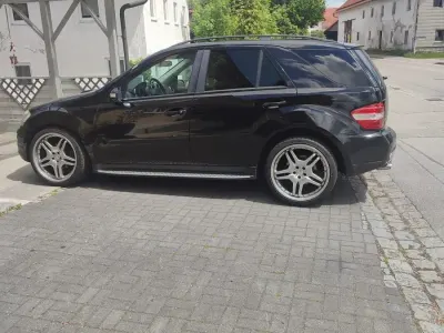 Gebraucht Mercedes ML320 AMG 224 PS (164 kW) 2007 Schwarz SUV