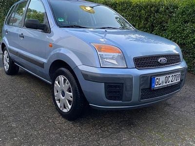 Used Ford Fusion 101 HP (74 kW) 2007 Blue Hatchback