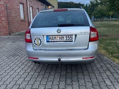 Silber Gebraucht 2012 Skoda Octavia Family Kombi | 3.000 € (Guter Preis)