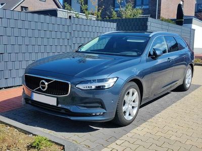 Gebraucht Volvo V90 Momentum 190 PS (139 kW) 2018 Blau Kombi