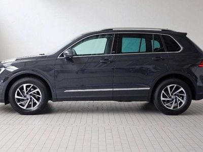 Grau Gebraucht 2017 VW Tiguan Comfortline SUV | 15.000 € (Teuer)
