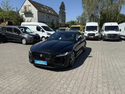 Gebraucht Jaguar XE R-Dynamic 250 PS (183 kW) 2023 Schwarz Limousine