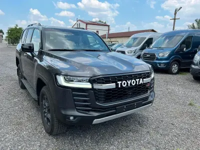 Neu Toyota Land Cruiser Premium 305 PS (224 kW) 2026 Schwarz SUV