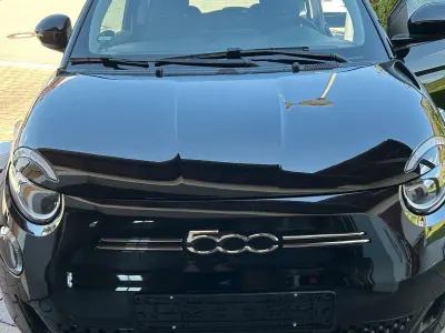 Gebraucht Fiat 500e 86 kW (118 PS) 2022 Schwarz Kleinwagen