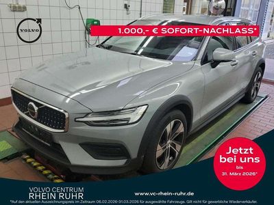 Vapour grey / metallic Gebraucht 2023 Volvo V60 CC Plus Kombi | 36.750 € (Fairer Preis)