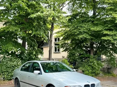 Gebraucht BMW 528 193 PS (141 kW) 1999 Silber Limousine