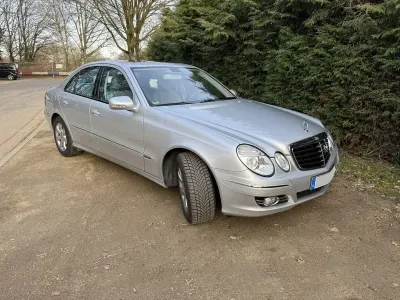 Używany Mercedes E230 Avantgarde 204 KM (150 kW) 2008 Srebrny Sedan/Limuzyna