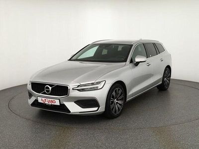 Silber Gebraucht 2020 Volvo V60 Momentum Kombi | 24.990 € (Fairer Preis)