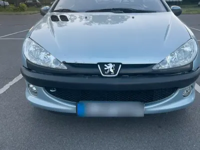 Gebraucht Peugeot 206 CC 108 PS (79 kW) 2005 Blau Cabrio