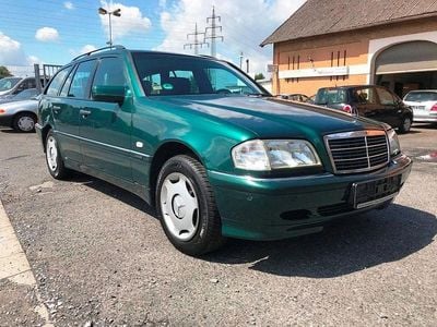 Grün Gebraucht 1999 Mercedes C180 Elegance Kombi | 2.499 € (Fairer Preis)