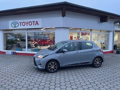 Grau Gebraucht 2018 Toyota Yaris Hybrid Team Kleinwagen | 14.900 € (Fairer Preis)