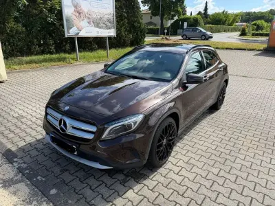 Gebraucht Mercedes GLA200 156 PS (114 kW) 2014 Braun SUV