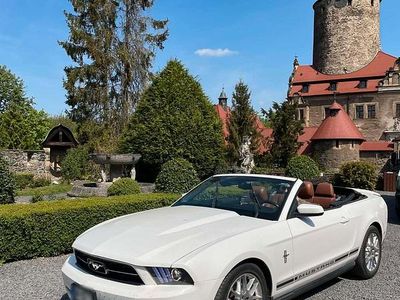 Second-hand Ford Mustang 305 CP (224 kW) 2021 Alb Cabrio