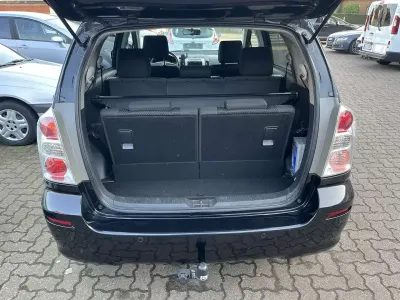 Gebraucht Toyota Corolla Verso Team 129 PS (94 kW) 2009 Black mica / ink Van / Kleinbus