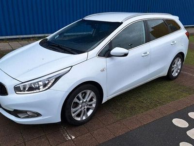 gebraucht Kia Ceed 1.6 crdi 128PS AHK