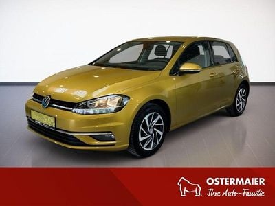 Kurkumagelb Gebraucht 2017 VW Golf Limousine | 14.290 € (Fairer Preis)