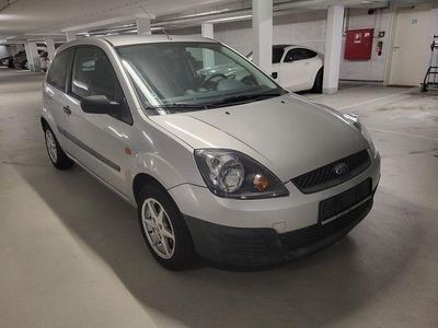 Silber Gebraucht 2006 Ford Fiesta Ambiente Kleinwagen | 2.000 € (Fairer Preis)