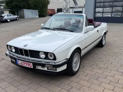 Gebraucht BMW 325 Cabriolet Sport Line 170 PS (125 kW) 1989 Weiß Cabrio