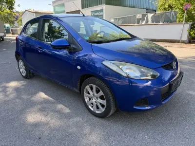 Gebraucht Mazda 2 Independence 86 PS (63 kW) 2010 Nereusblau metallic Kleinwagen
