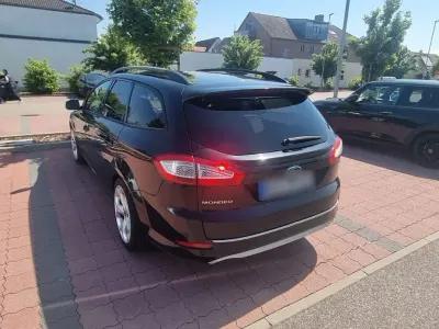 Gebraucht Ford Mondeo S 160 PS (117 kW) 2011 Schwarz Limousine