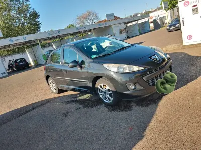 Gebraucht Peugeot 207 Premium 120 PS (88 kW) 2011 Schwarz Limousine