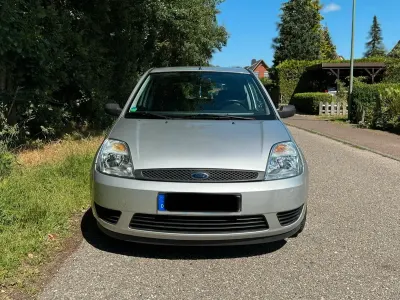 Gebraucht Ford Fiesta 60 PS (44 kW) 2005 Grau Kleinwagen