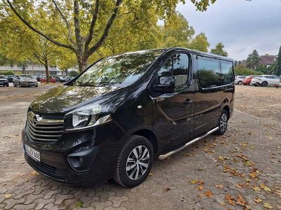 Usata Opel Vivaro 145 CV (106 kW) 2015 Nero Monovolume