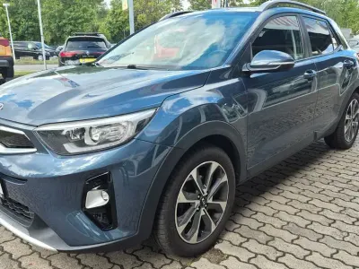 Gebraucht Kia Stonic Spirit 120 PS (88 kW) 2018 Blau SUV