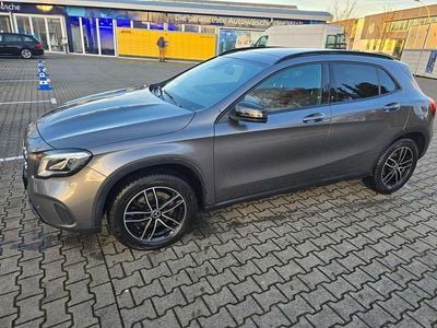 Gebraucht Mercedes GLA220 Urban 184 PS (135 kW) 2020 Grau SUV