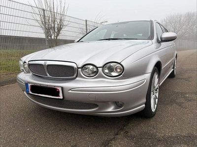 Silber Gebraucht 2004 Jaguar X-type Executive Kombi | 1.800 € (Etwas zu teuer)
