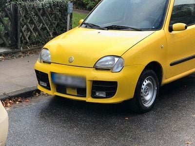 Second-hand Fiat Seicento 55 CP (40 kW) 2003 Galben Hatchback