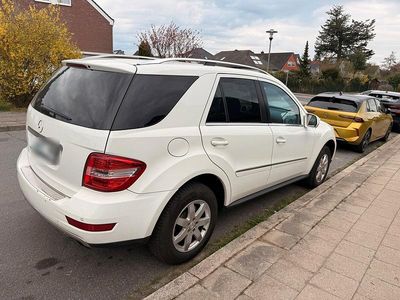 Usata Mercedes ML300 AMG 204 CV (150 kW) 2009 Bianco SUV