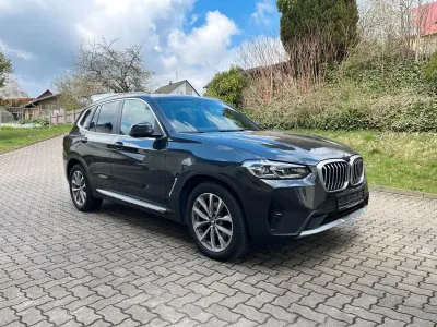 Gebraucht BMW X3 Sport Line 190 PS (139 kW) 2022 Grau SUV