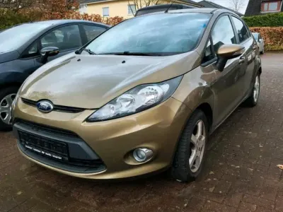 Gebraucht Ford Fiesta 82 PS (60 kW) 2011 Gold Limousine