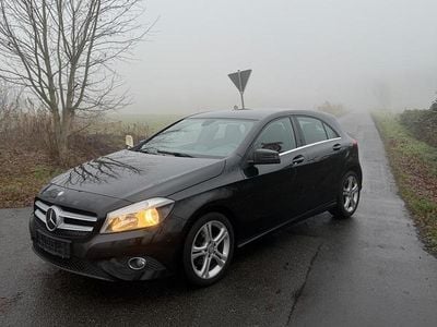 Gebraucht Mercedes A180 Urban 109 PS (80 kW) 2014 Schwarz Kleinwagen