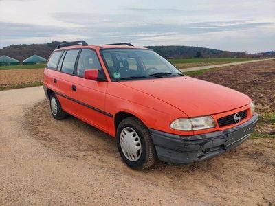Gebraucht Opel Astra 60 PS (44 kW) 1996 Rot Kombi