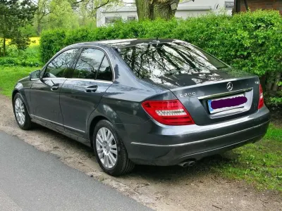 Gebraucht Mercedes C200 Elegance 136 PS (100 kW) 2013 Grau Limousine