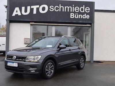 Indiumgrau Gebraucht 2017 VW Tiguan Sound SUV | 18.500 € (Etwas zu teuer)