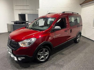 Gebraucht Dacia Dokker Stepway 131 PS (96 kW) 2020 Rot Van / Kleinbus