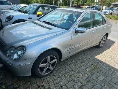 Second-hand Mercedes C200 140 CP (102 kW) 2002 Argintiu Berlinǎ