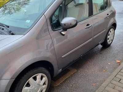 Usado Renault Modus Dynamique 101 HP (74 kW) 2008 Cinzento Monovolume