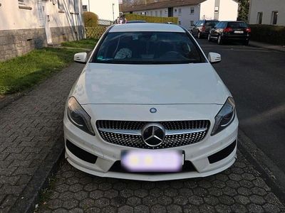 Gebraucht Mercedes A180 136 PS (100 kW) 2014 Weiß Limousine