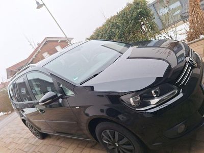 Gebraucht VW Touran Comfortline 105 PS (77 kW) 2014 Schwarz Van / Kleinbus