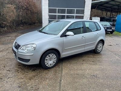 Gebraucht VW Polo Comfortline 75 PS (55 kW) 2005 Silber Kleinwagen