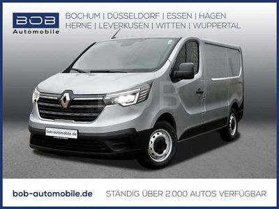 Grau Gebraucht 2022 Renault Trafic Komfort Van / Kleinbus | 23.800 € (Fairer Preis)