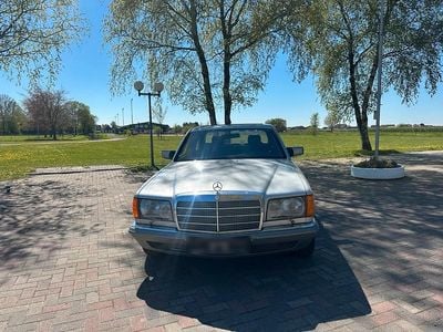 Usata Mercedes 280 185 CV (136 kW) 1982 Argento Berlina