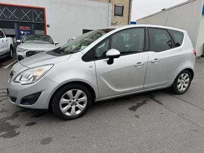 Begagnad Opel Meriva Design Edition 120 HK (88 kW) 2011 Silver Minibuss