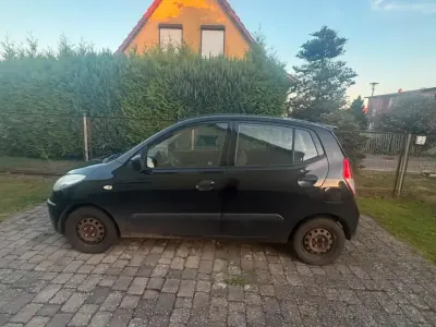Gebraucht Hyundai i10 67 PS (49 kW) 2009 Schwarz Kleinwagen