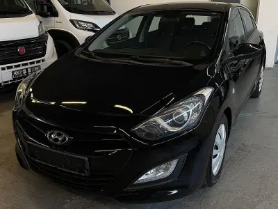 Gebraucht Hyundai i30 Edition 110 PS (80 kW) 2013 Schwarz Limousine